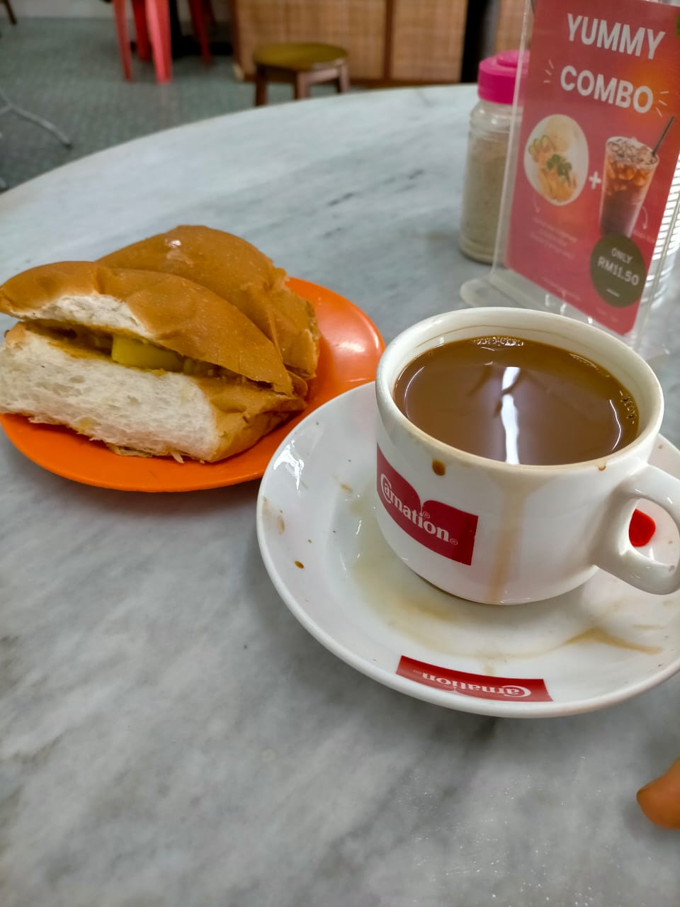 Kopitiam Bun Egg + Ham